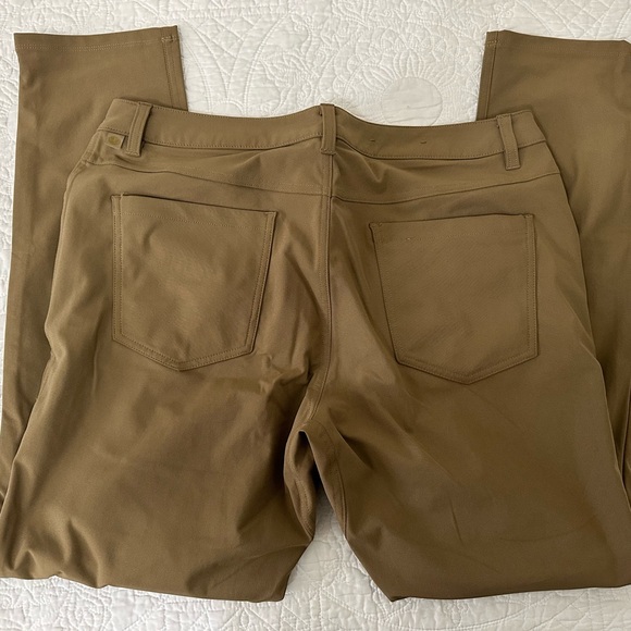 Lululemon Men's ABC Pants - Picture 2 of 2